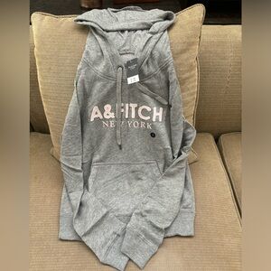 Abercrombie & Fitch Appliqué Hoodie Size S